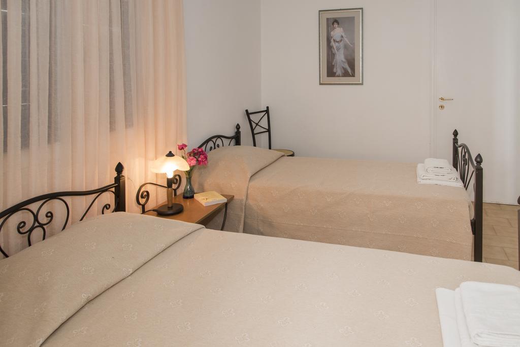 Elena Apartments Pollonia Zimmer foto